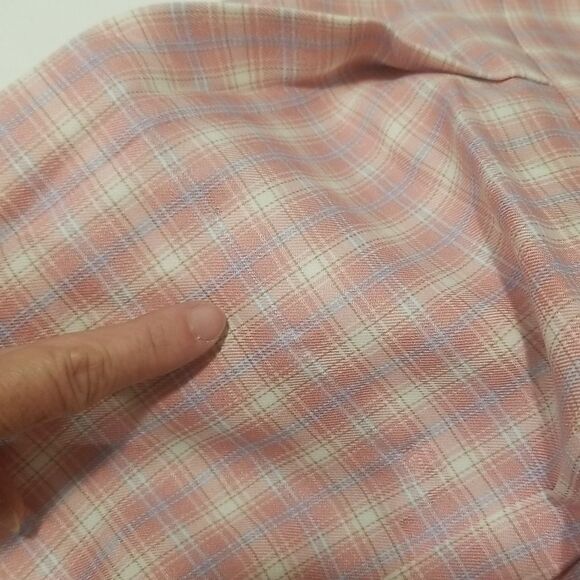 PINK PLAID SKIRT 21" across x 20"  long - Picture 7 of 17